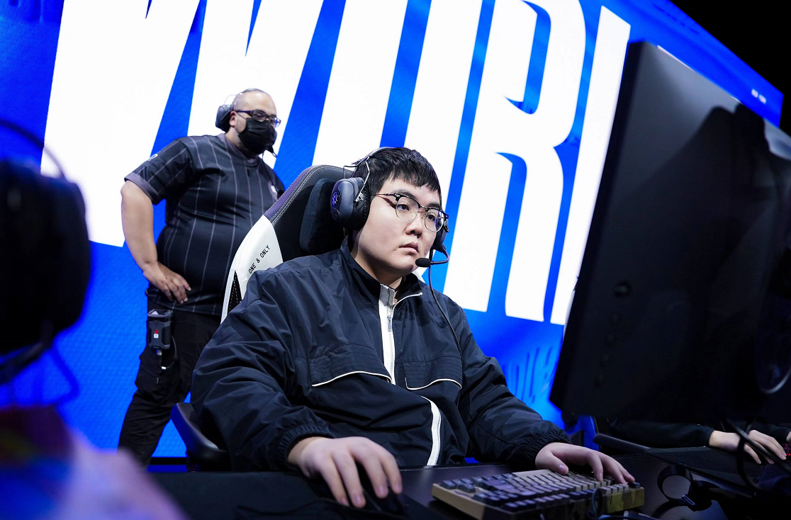 关于转会期突围战来临；上海久事围绕欧联临场应变；压力陡增；球探报告显示潜力的信息