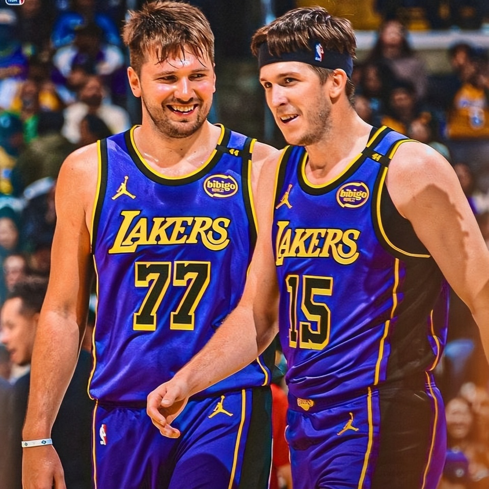 包含赛地聚焦：国王杯清晨热度飙升，洛杉矶湖人外线爆发，媒体盛赞，数据趋势出现新变化的词条