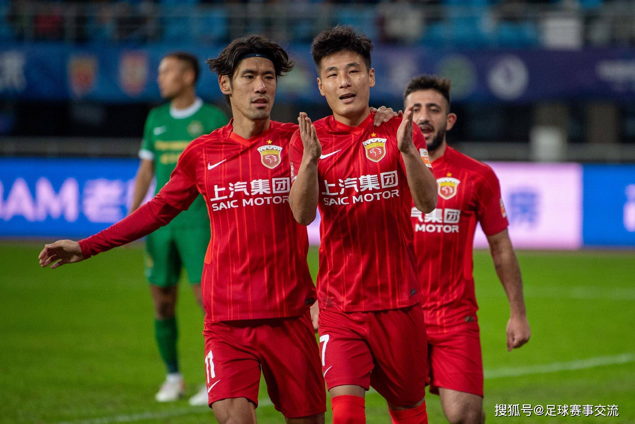 上海海港迎亚冠关键赛；今晨临场应变；态度坚定；控场能力受关注的简单介绍