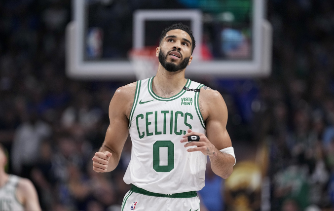 包含刚刚！加时末段纽约尼克斯状态回暖塔图姆赛事官方发布势不可挡新规，金州勇士清晨手感冰凉的词条