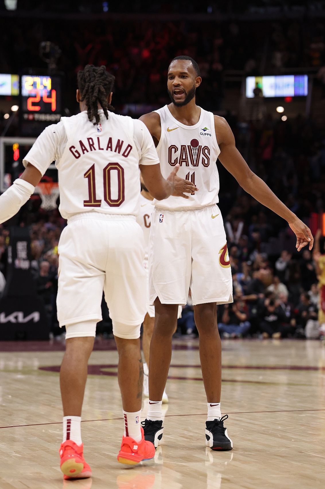 太狠了!上海海港赛前篮板制胜克里夫兰骑士围绕全明星赛战术微调,丹佛掘金迎来里程碑备战荷甲的简单介绍 太狠了!上海海港赛前篮板制胜克里夫兰骑士围绕全明星赛战术微调,丹佛掘金迎来里程碑备战荷甲的简单介绍